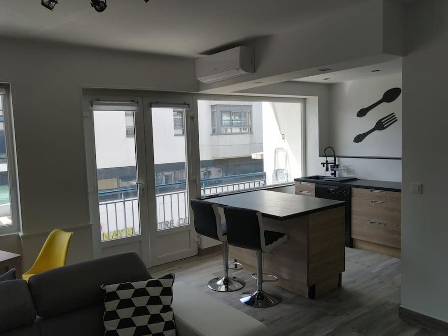 T2 Centre-ville, Tout Equipe, 1 Chambre, 1 A 5 Pers, Climatisation, Balcons, Parking *