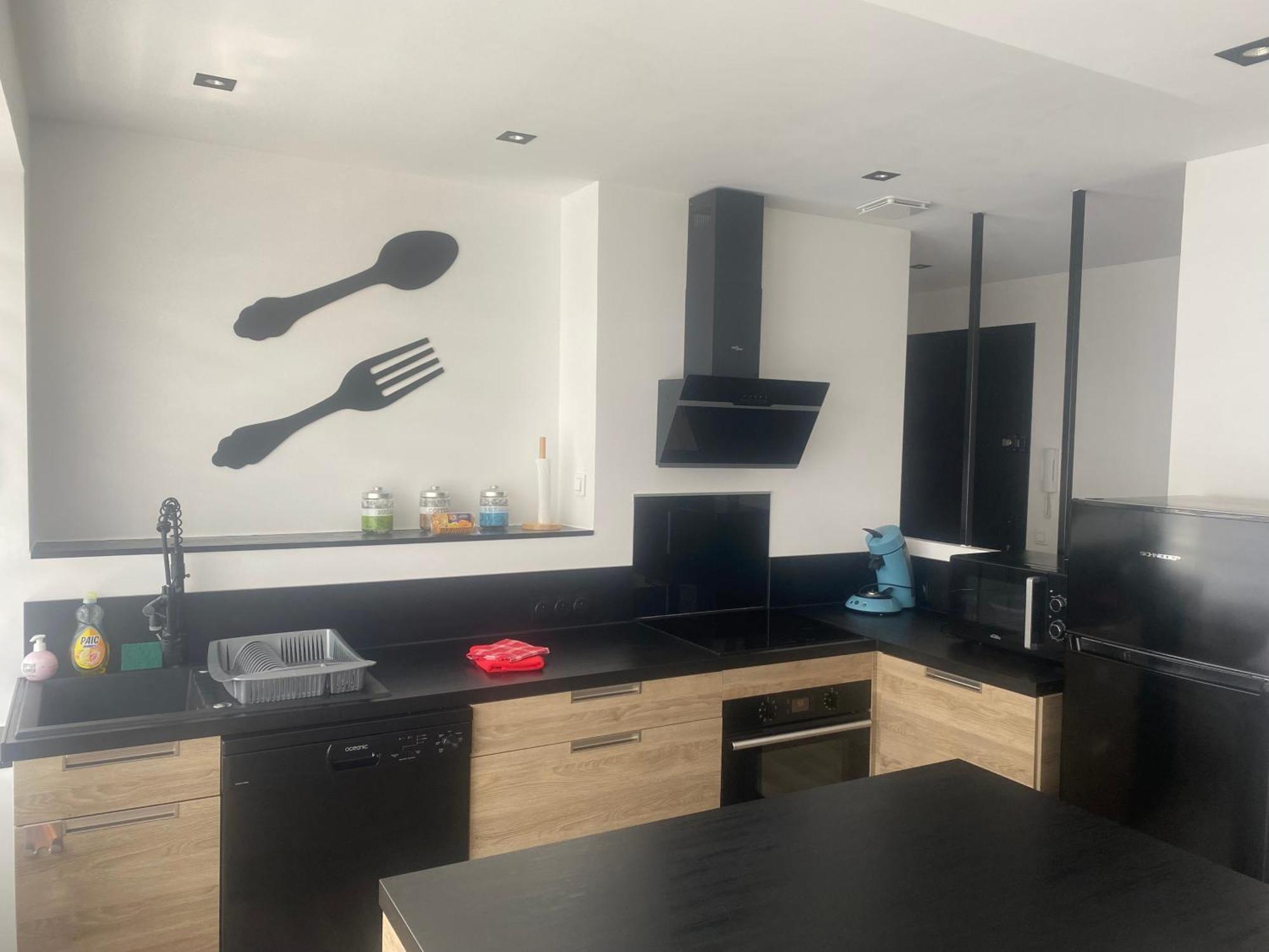 T2 Centre-ville, Tout Equipe, 1 Chambre, 1 A 5 Pers, Climatisation, Balcons, Parking Apartment *
