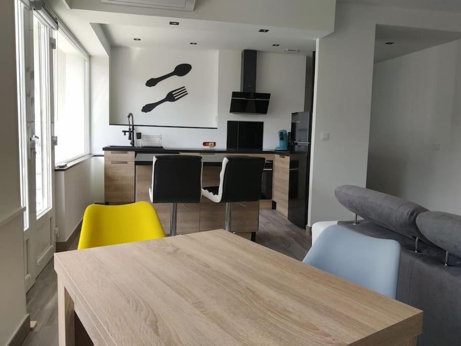 T2 Centre-ville, Tout Equipe, 1 Chambre, 1 A 5 Pers, Climatisation, Balcons, Parking * Lorient