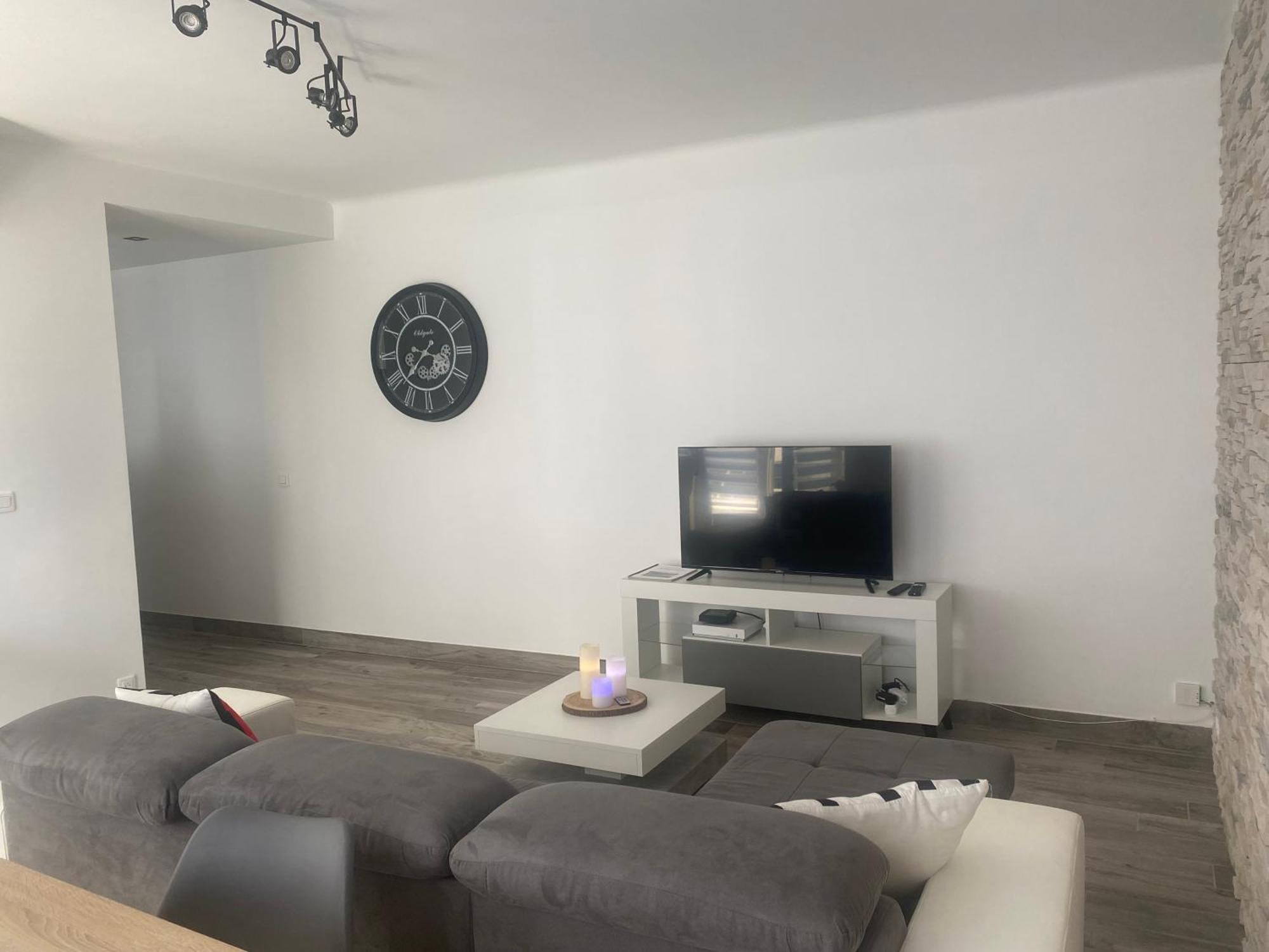 T2 Centre-ville, Tout Equipe, 1 Chambre, 1 A 5 Pers, Climatisation, Balcons, Parking * Lorient